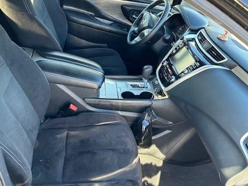 Used 2017 Nissan Murano S w/ Navigation Package image 6