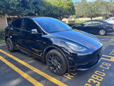 Used 2021 Tesla Model Y Long Range AWD/4WD image 4