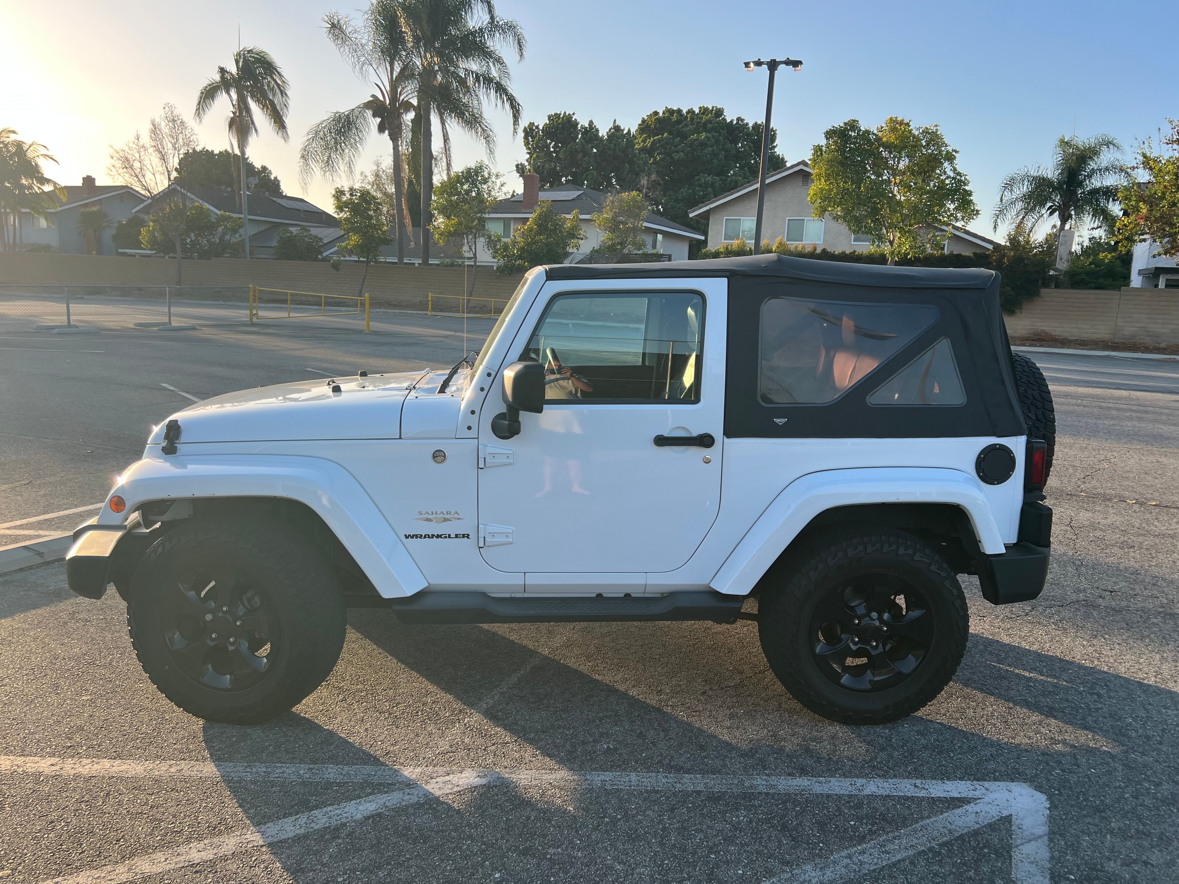 Used 2014 Jeep Wrangler Sahara w/ Connectivity Group AWD/4WD image 6