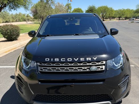 Used 2019 Land Rover Discovery Sport SE AWD/4WD image 4
