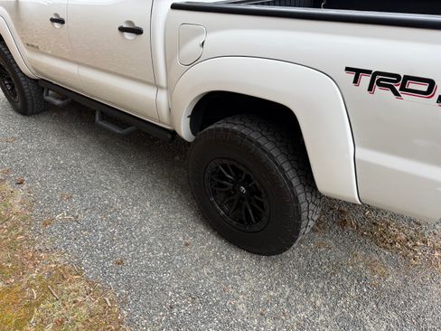 Used 2015 Toyota Tacoma TRD Pro image 8