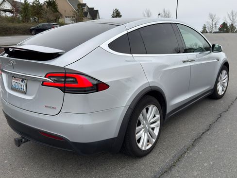 Used 2016 Tesla Model X Performance image 8