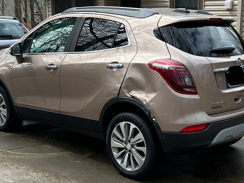 Used 2018 Buick Encore Preferred image 11