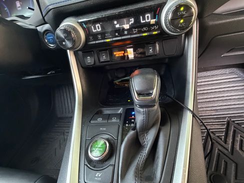 Used 2021 Toyota RAV4 XSE AWD/4WD image 13