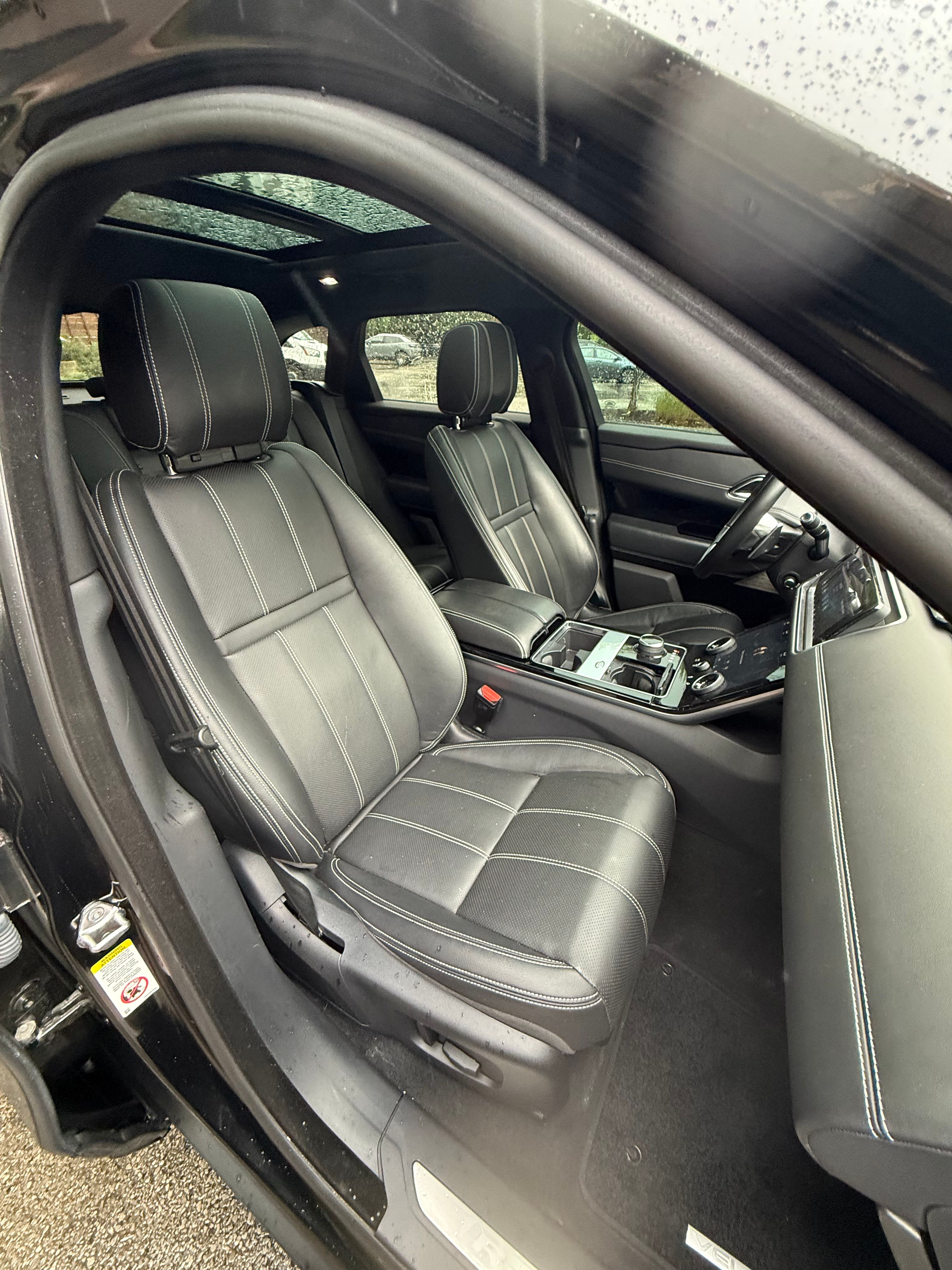 Used 2019 Land Rover Range Rover Velar R-Dynamic SE AWD/4WD image 14
