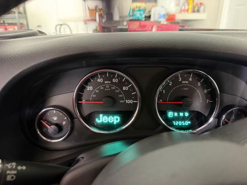 Used 2017 Jeep Wrangler Unlimited Sport w/ Quick Order Package 24S AWD/4WD image 9