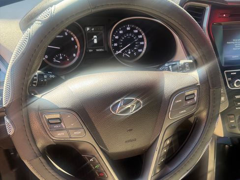 Used 2017 Hyundai Santa Fe Sport image 11