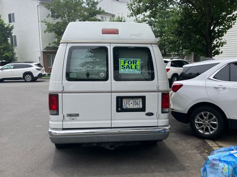 Used 1999 Ford E-150 and Econoline 150 image 5