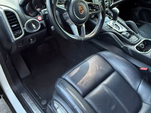 Used 2016 Porsche Cayenne image 9