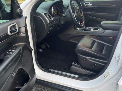 Used 2021 Jeep Grand Cherokee Limited image 12