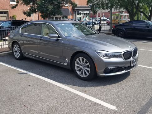 Used 2018 BMW 740i xDrive image 5