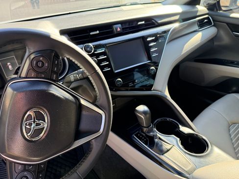 Used 2018 Toyota Camry SE w/ Protection Package (Q2) image 13