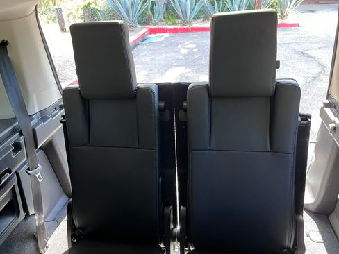 Used 2016 Land Rover LR4 HSE Silver Edition AWD/4WD image 16