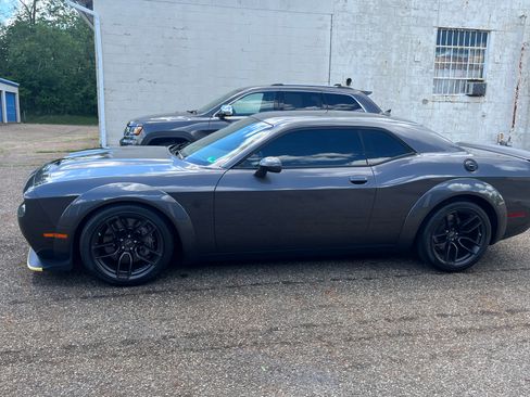 Used 2019 Dodge Challenger SRT Hellcat Redeye RWD image 2