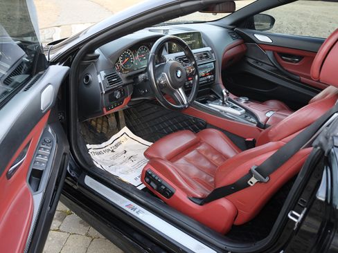 Used 2016 BMW M6 Convertible image 16