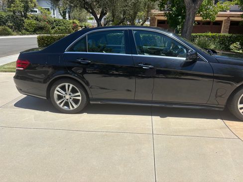 Used 2014 Mercedes-Benz E 250 BlueTEC Sedan image 13