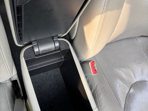 Used 2011 Toyota RAV4 Limited image 10