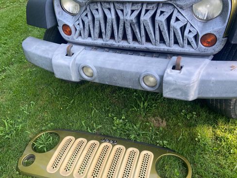 Used 2008 Jeep Wrangler Unlimited X image 2