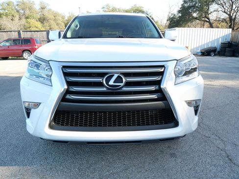 Used 2017 Lexus GX 460 image 9