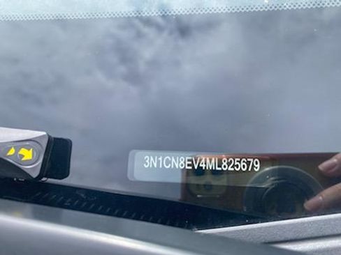 Used 2021 Nissan Versa SV image 15