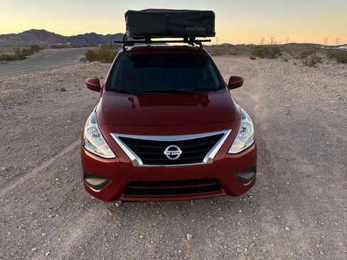 Used 2019 Nissan Versa SV image 2