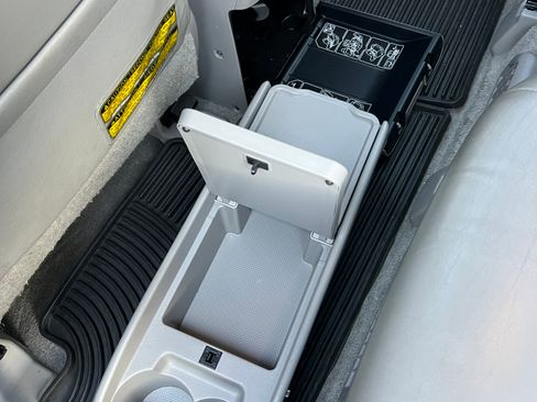 Used 2009 Toyota Highlander Limited image 25