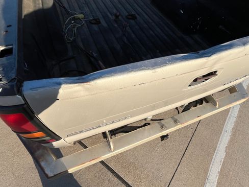 Used 2004 Chevrolet Silverado 3500 LS w/ Skid Plate Package image 11