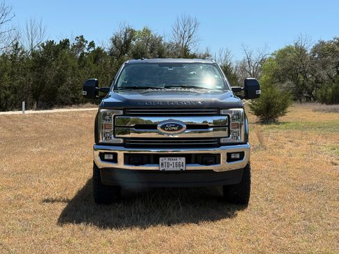 Used 2018 Ford F250 Lariat w/ Lariat Value Package image 5