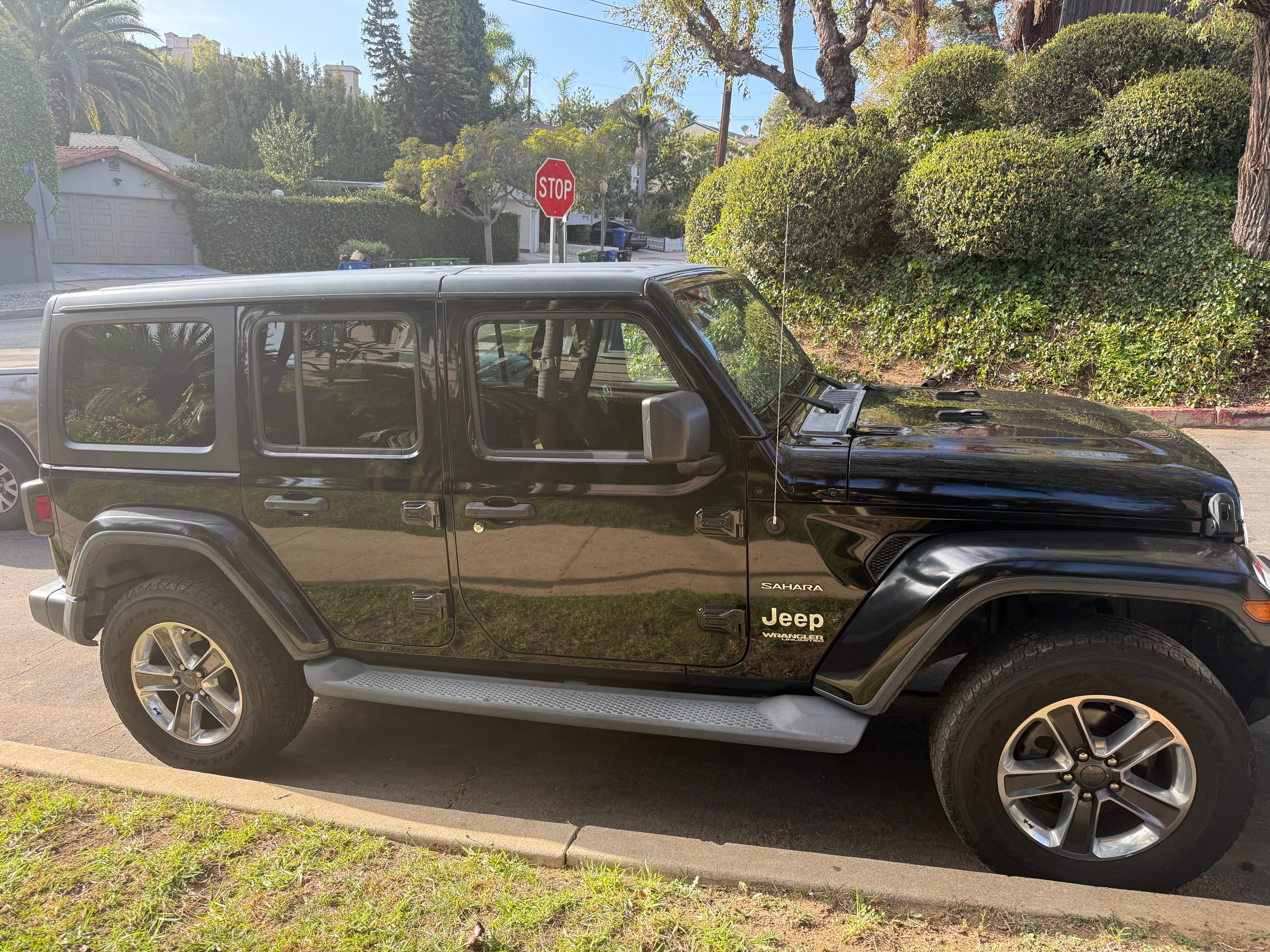 Used 2019 Jeep Wrangler Unlimited Sahara AWD/4WD image 5