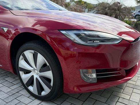 Used 2021 Tesla Model S Long Range Plus image 5