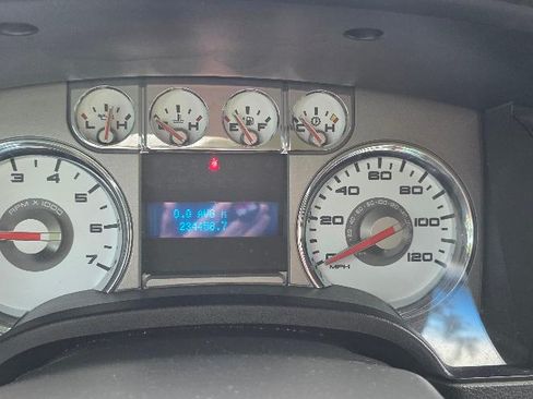 Used 2010 Ford F150 Lariat image 6