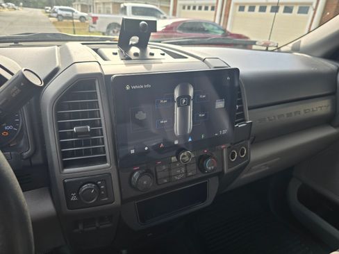 Used 2020 Ford F350 XL w/ Power Equipment Group image 14