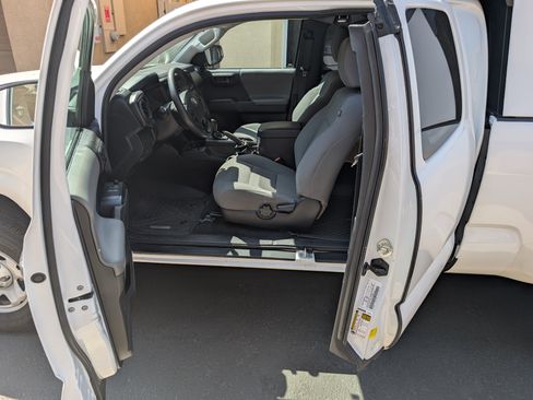 Used 2021 Toyota Tacoma SR image 11