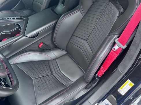 Used 2022 Chevrolet Corvette Stingray Premium Cpe w/ Z51 Performance Package RWD image 10