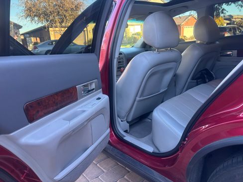 Used 2005 Lincoln LS image 12