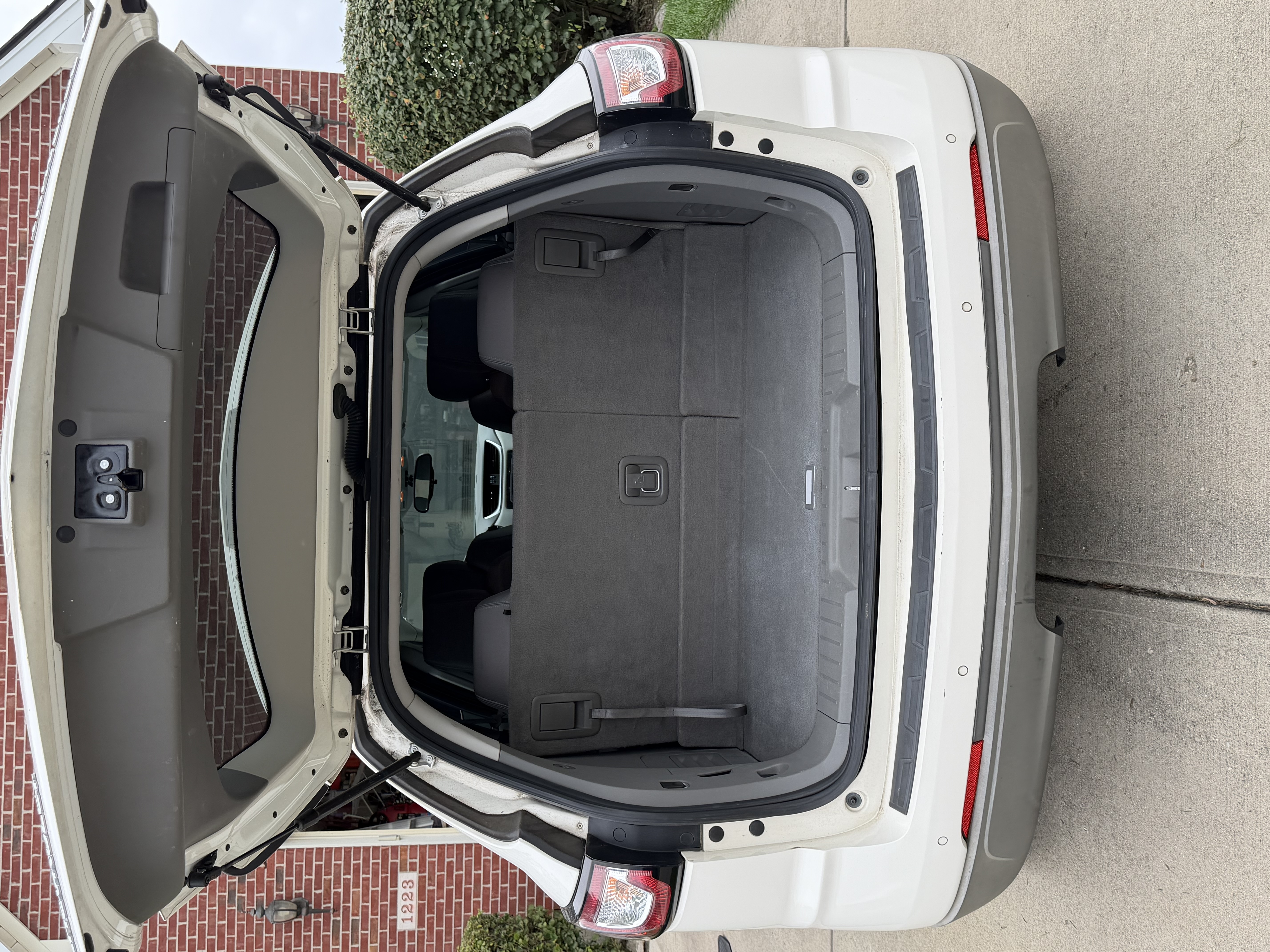 Used 2015 Chevrolet Traverse LT w/ Style and Technology Package FWD image 6
