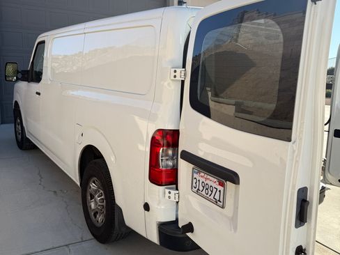 Used 2016 Nissan NV 3500 SV w/ Technology Package image 14