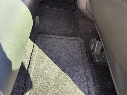 Used 2015 Ford F250 Lariat image 17