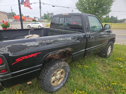 Used 1998 Dodge Ram 1500 Truck 4x4 Regular Cab image 10