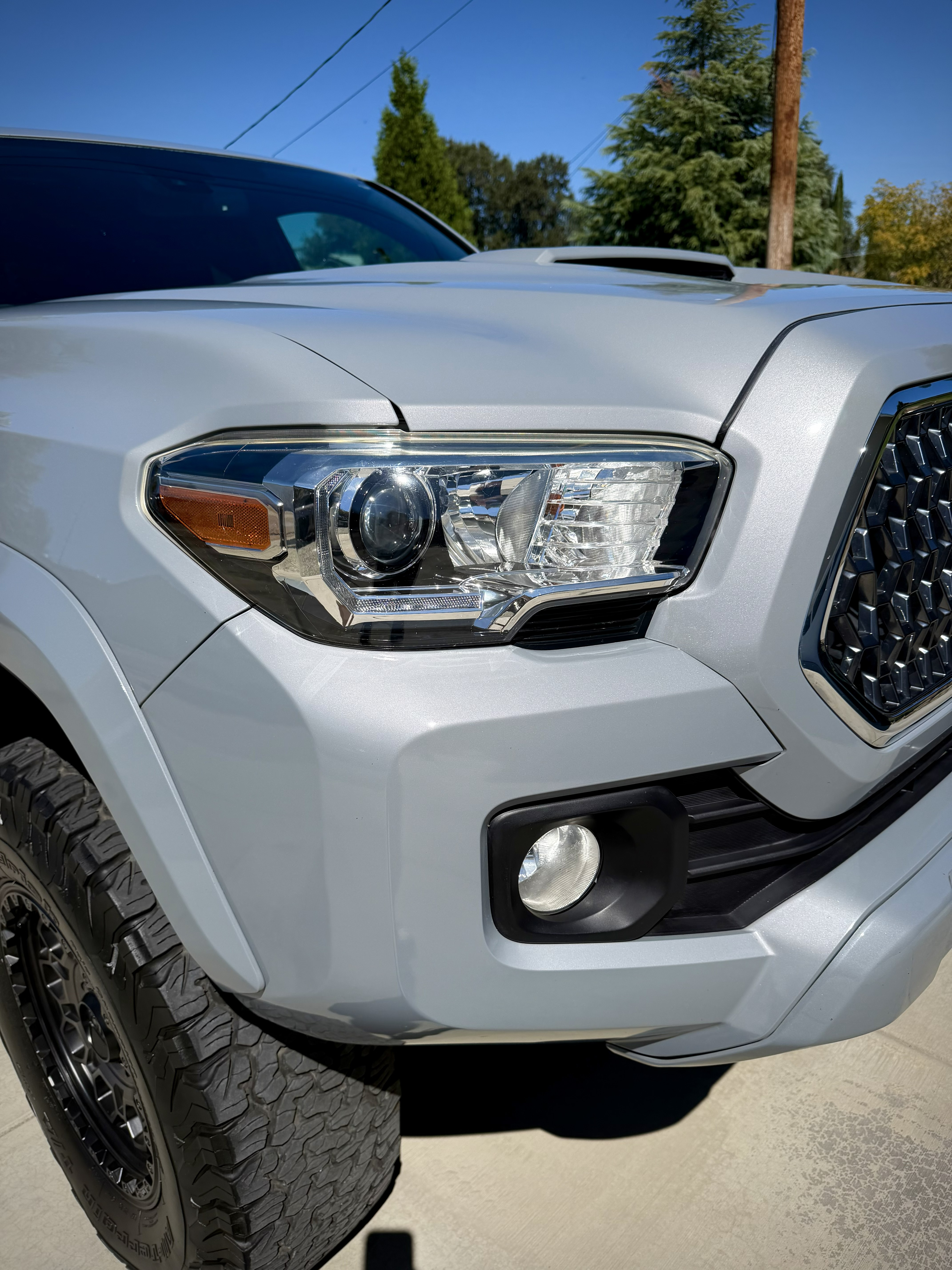 Used 2019 Toyota Tacoma TRD Sport AWD/4WD image 16