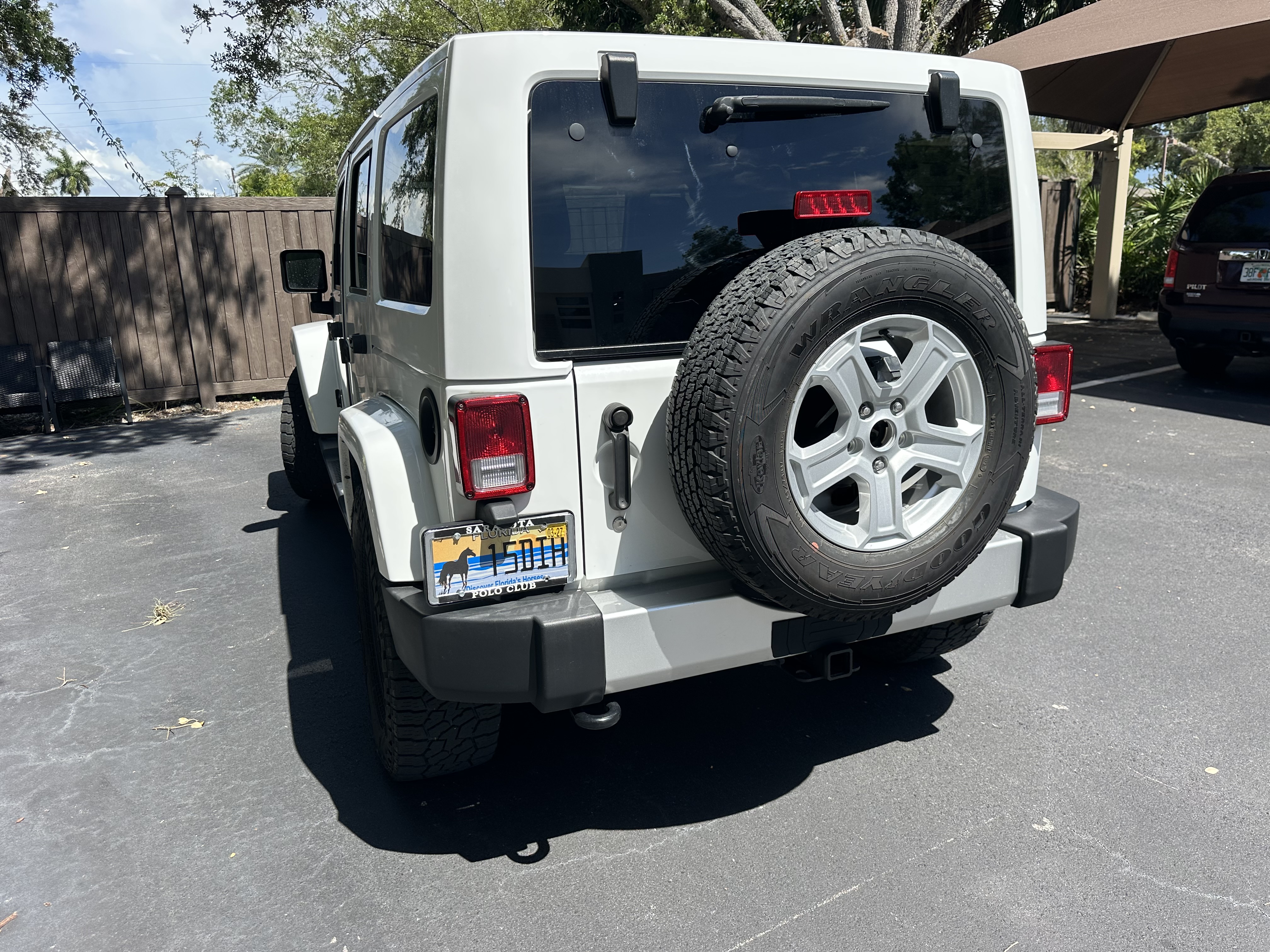 Used 2018 Jeep Wrangler Unlimited Sahara w/ Max Tow Package AWD/4WD image 5