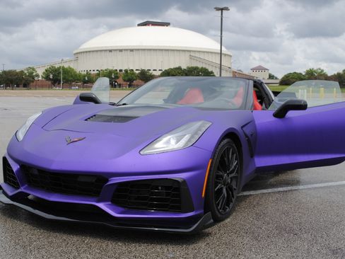 Used 2014 Chevrolet Corvette Stingray Coupe w/ 2LT Preferred Equipment Group image 2