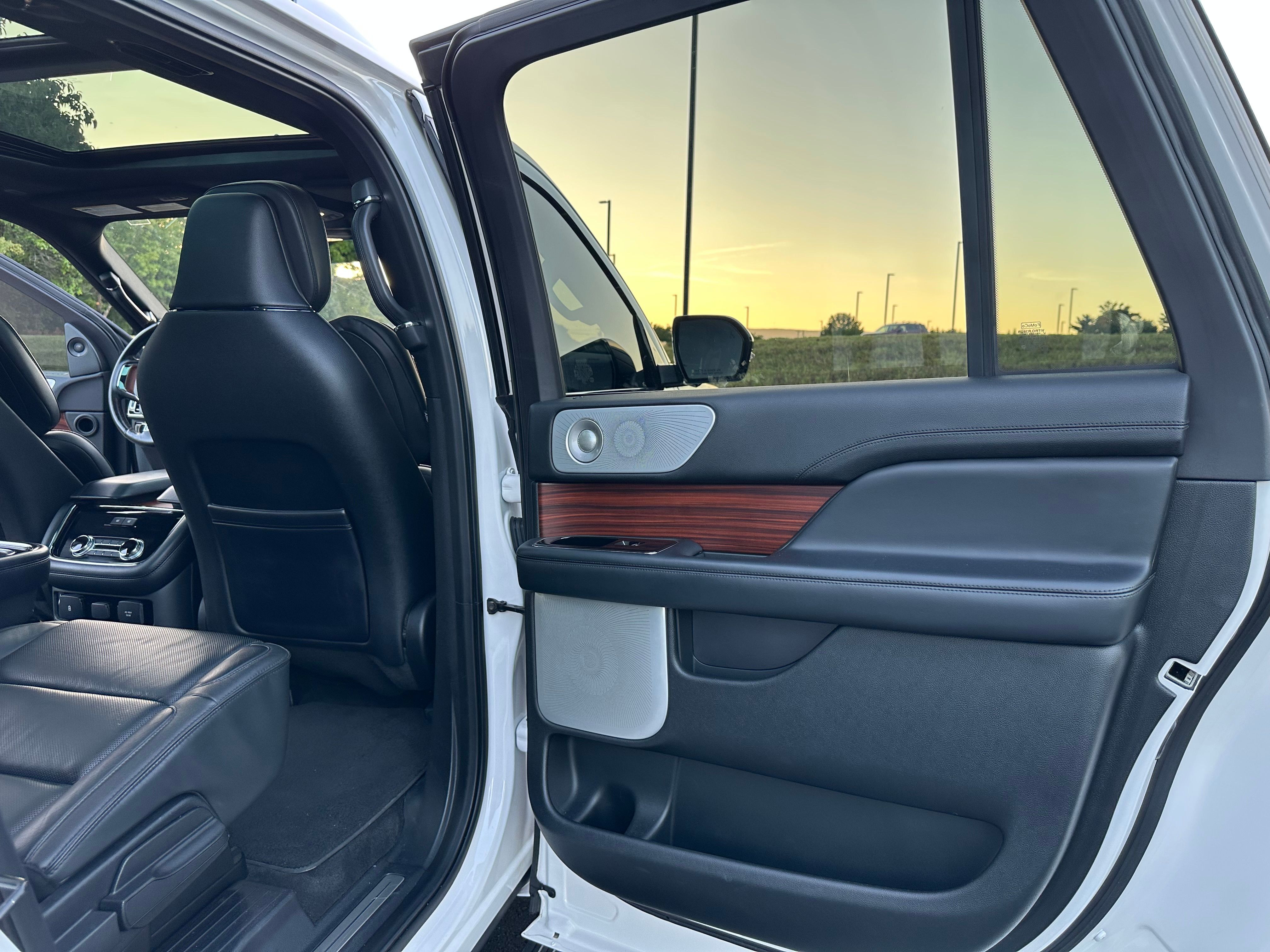 Used 2019 Lincoln Navigator L Reserve AWD/4WD image 14