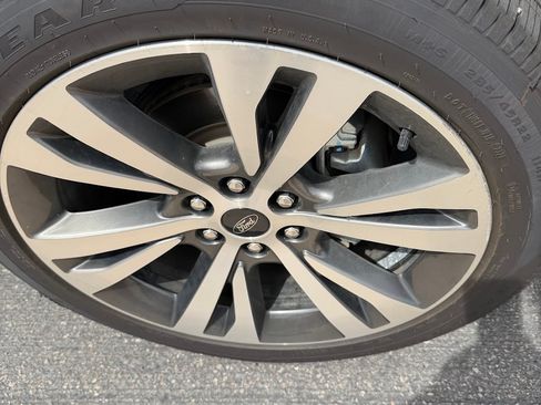 Used 2021 Ford Expedition Platinum image 16