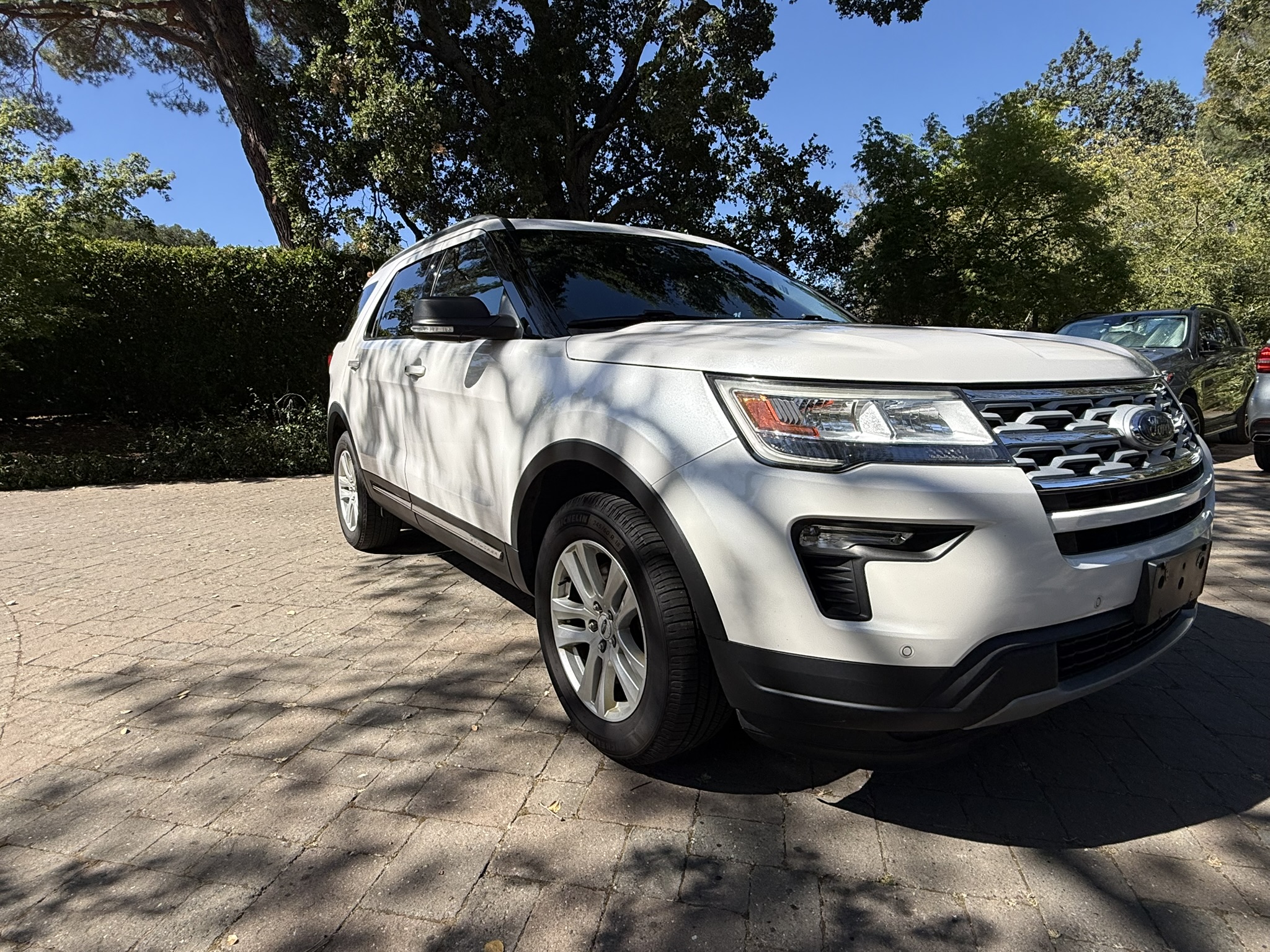Used 2019 Ford Explorer XLT w/ Equipment Group 202A AWD/4WD image 6