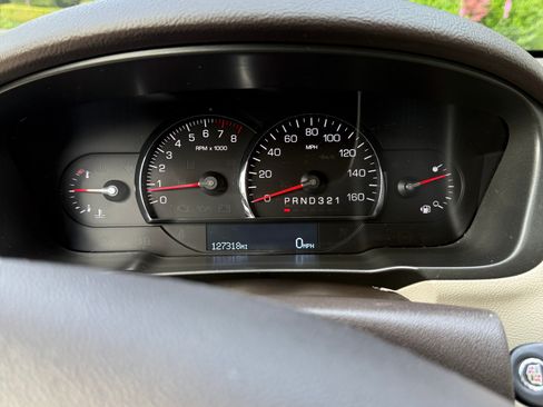 Used 2010 Cadillac DTS Premium w/ Driver Awareness Package FWD image 10