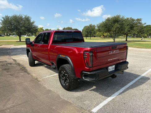 Used 2025 GMC Sierra 2500 AT4X image 6