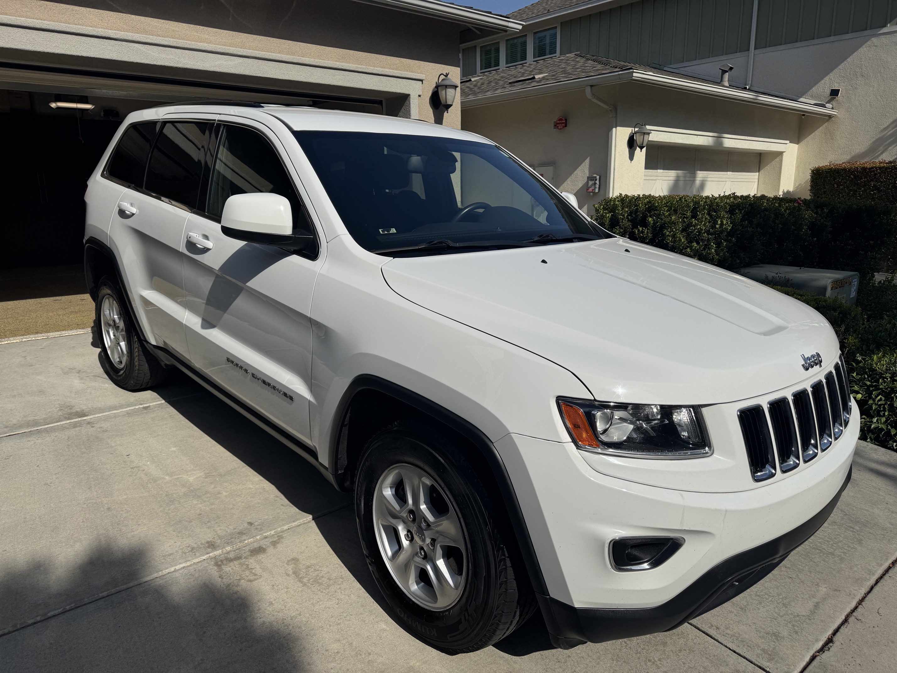 Used 2014 Jeep Grand Cherokee Laredo AWD/4WD image 4
