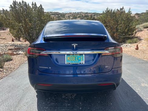 Used 2016 Tesla Model X 90D image 5