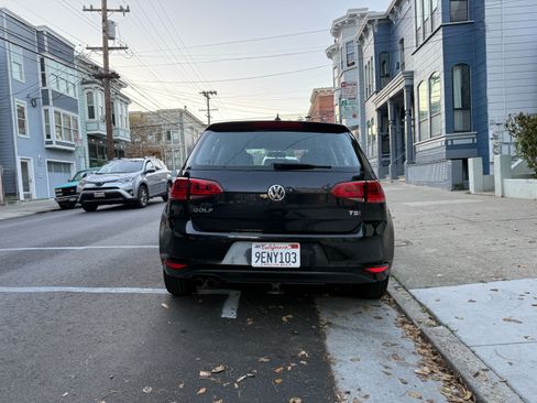 Used 2016 Volkswagen Golf S image 8